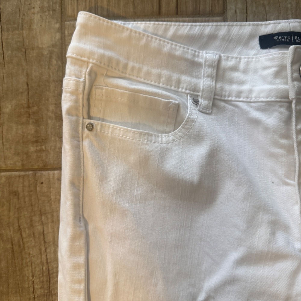 White House Black Market Cropped Jeans in White - Picture 4 of 16